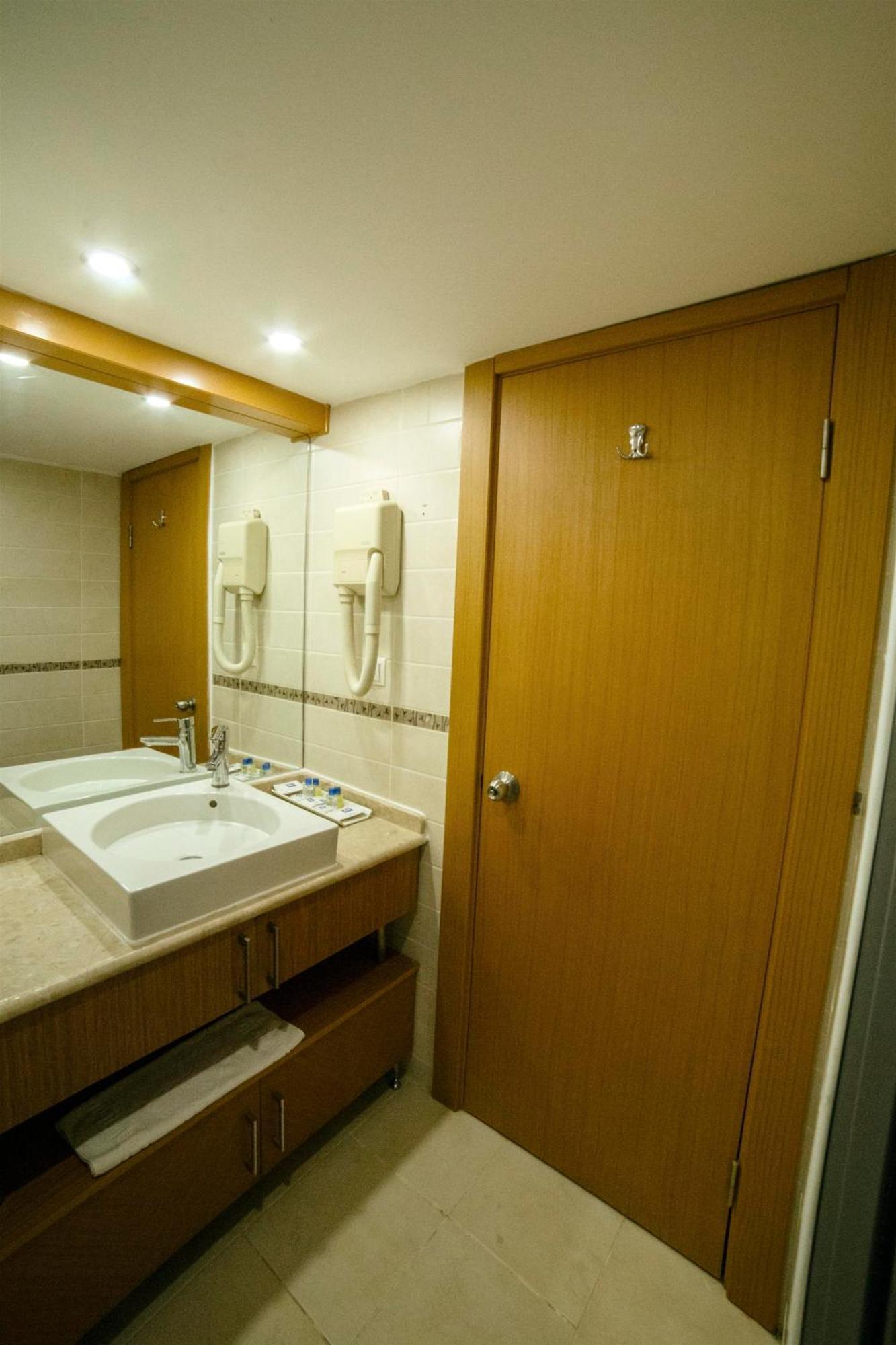 Patalya Lakeside Resort Hotel Golbası Eksteriør billede